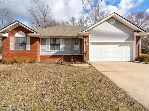 1104 J Cir, Barling, AR 72923