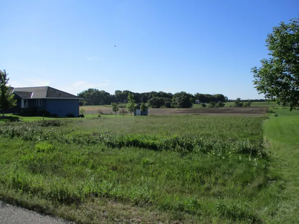 9th Ave SE, Willmar, MN 56201