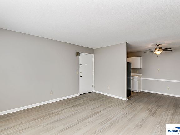 3rd image of 3007-3009 Wilma St #203