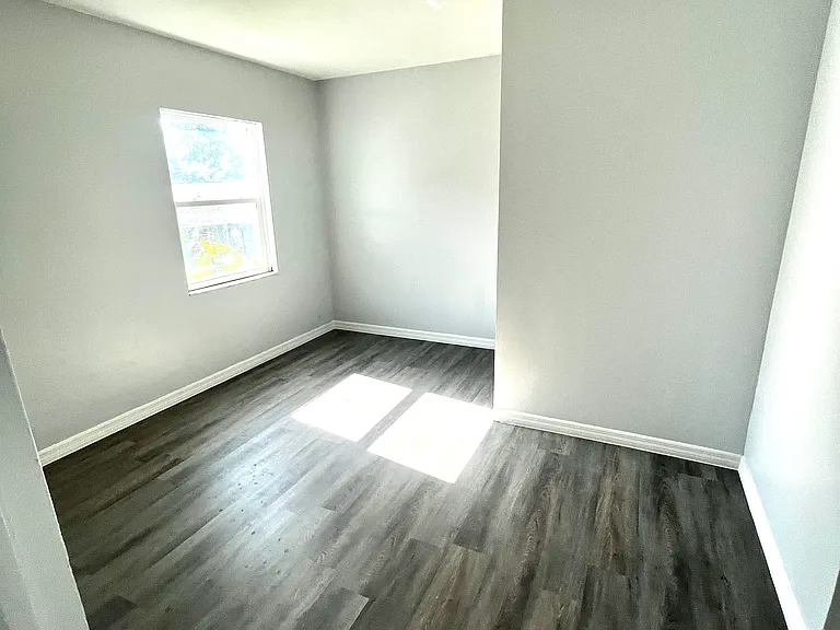 2501 6th St S #C — Photo 6