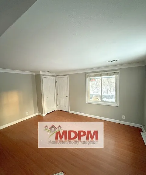 9726 Log Cabin Trl — Photo 7