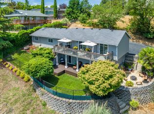 441 NW Galaxy Dr, Winston, OR