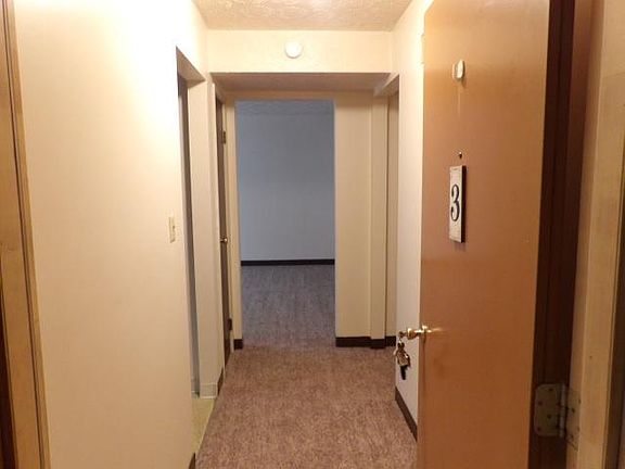 3rd image of 1036 Patricia Dr APT 3