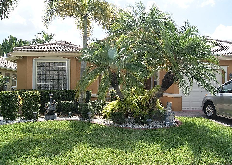 Front house - flower bed