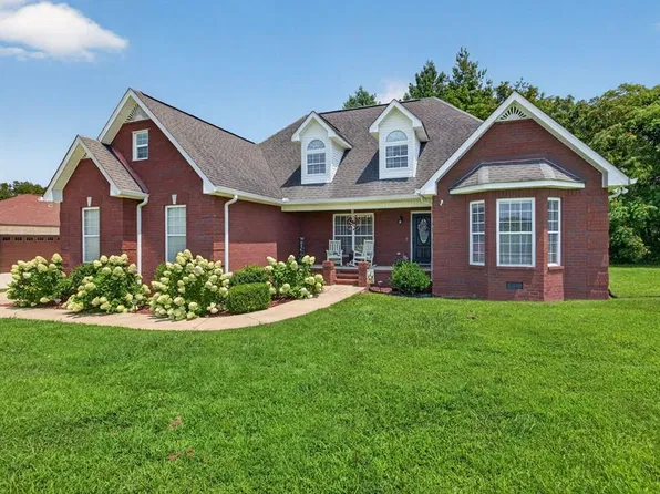 1005 Heathwood West Dr, Cookeville, TN 38506