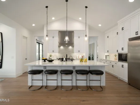 3226 E GLENROSA Avenue, Phoenix, AZ 85018