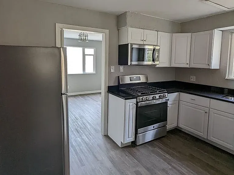 2912 Freeland St — Photo 9
