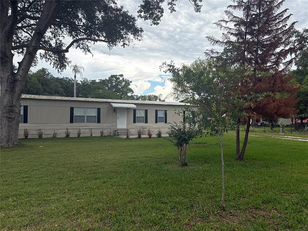 3 bed, 2.0 bath, 1344 sqft, $2,375 — Photo 3