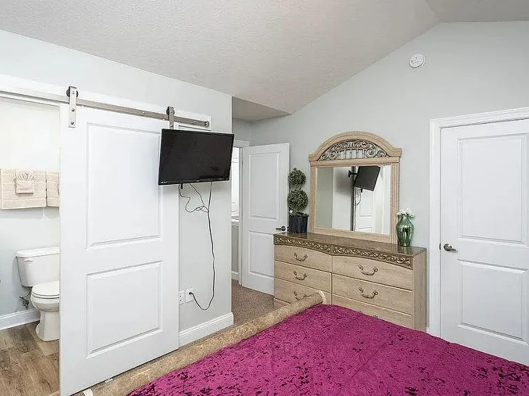 2664 Greenport Dr — Photo 24
