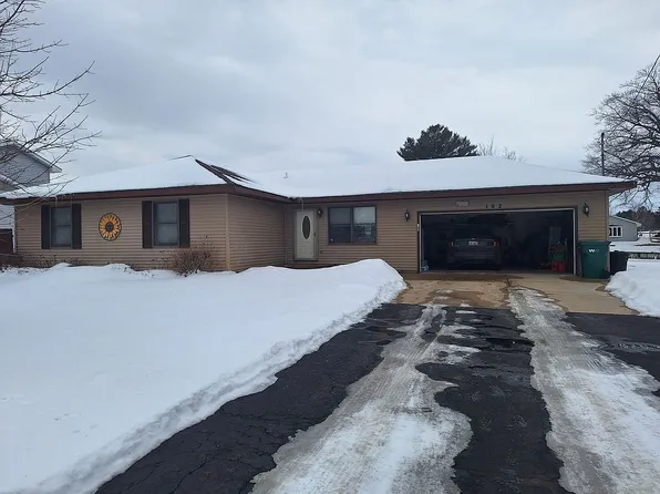 102 Dockside Dr, Houghton Lake, MI 48629