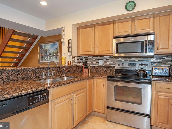 3rd image of 6020 Curtier Dr #E