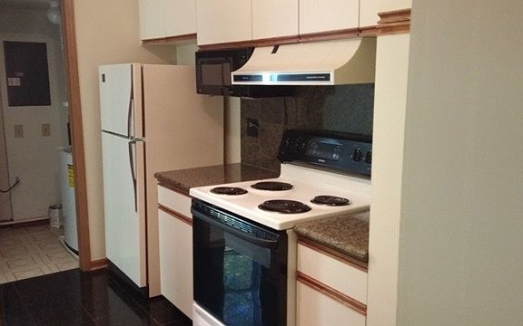 4th image of 32 Kristin Cir APT 4