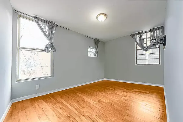 Rented by Avenues Real Estate | media 2