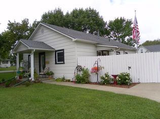 214 S 15th St, Burlington, KS 66839