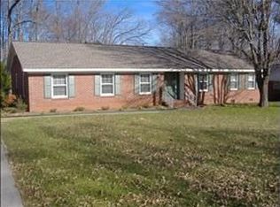 119 Greenbriar Rd, Greenwood, SC 29649