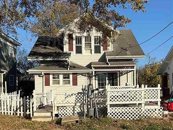 2nd image of 404 N Main St