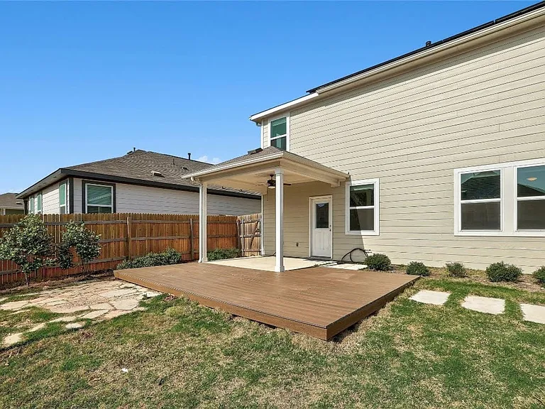 15801 Crissom Ln #17 — Photo 32