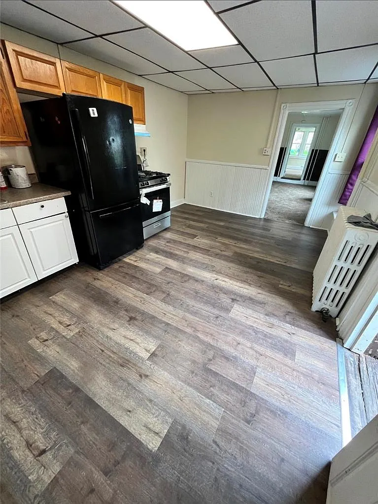 3 bed, 1.0 bath, 900 sqft, $1,600 — Photo 3