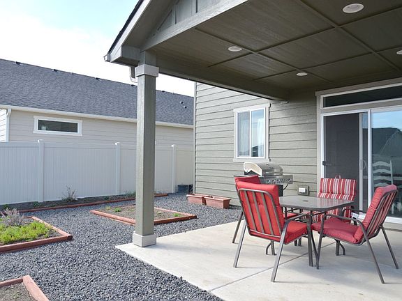 2nd image of 732 W Brundage Way
