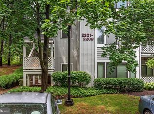 2209 Hunters Run Dr, Reston, VA 20191