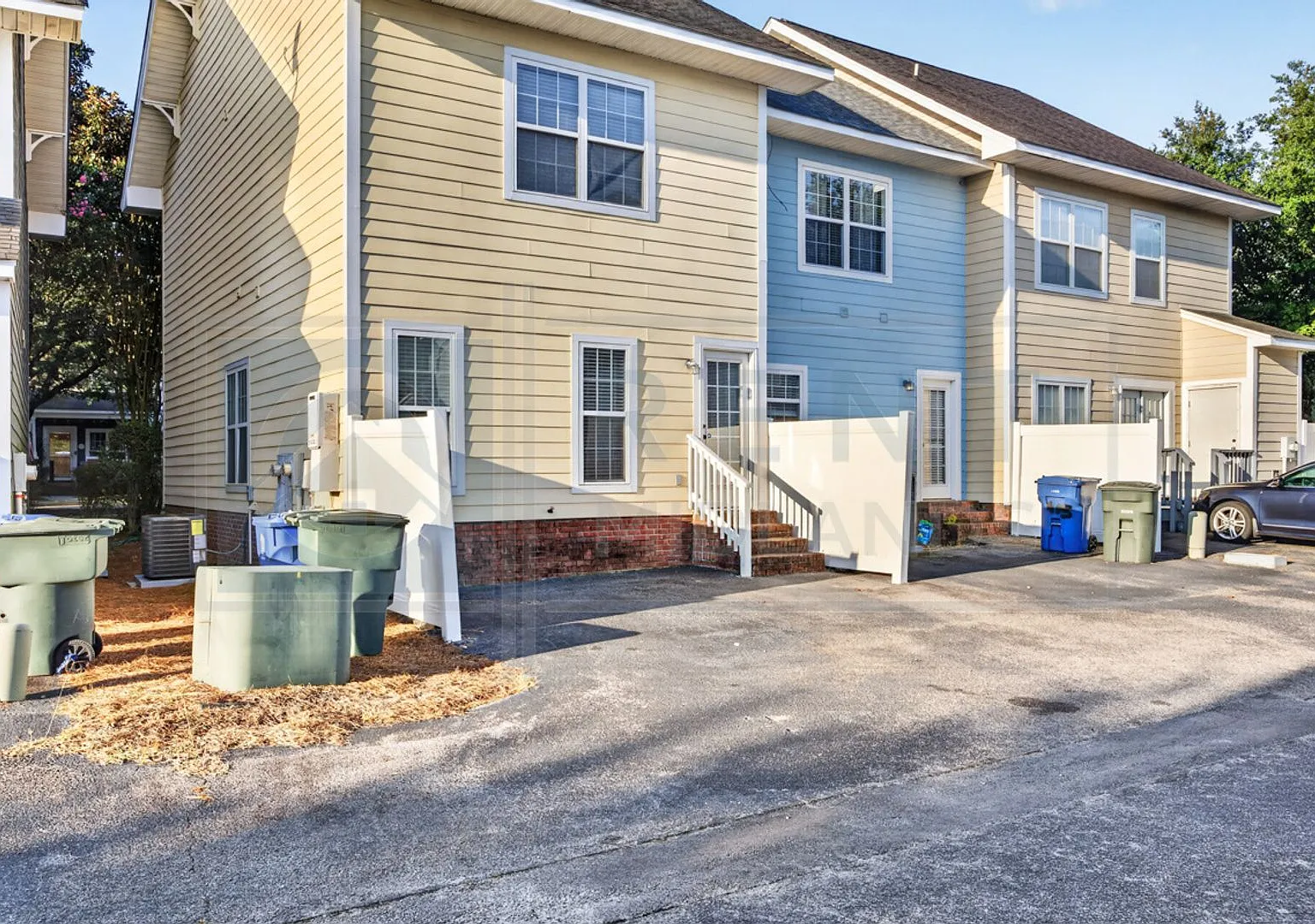Townhouse in Hampton Forest — Photo 2