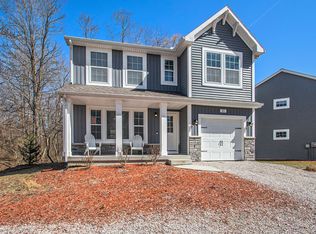 353 Woodland Circle Dr, South Haven, MI 49090