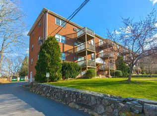 52 Burnap Rd APT 2, Holliston, MA 01746