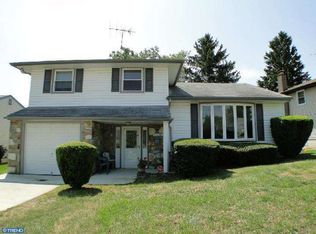 9745 Morefield Rd, Philadelphia, PA 19115