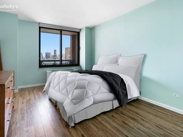 99 Battery Place image 6 of 13