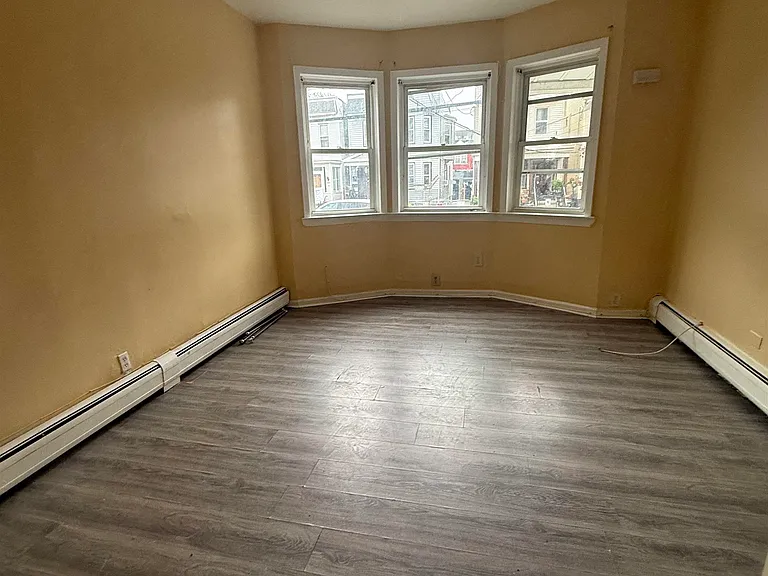 290 Ege Ave #1 — Photo 5