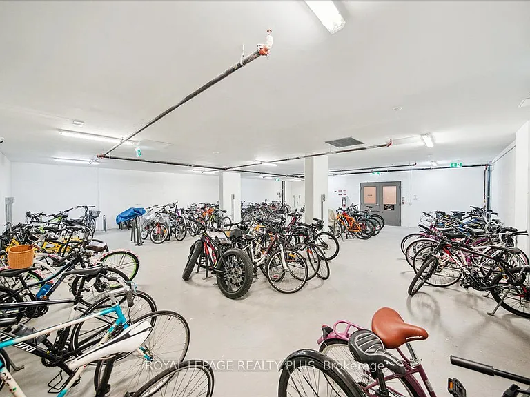 1575 Lakeshore Rd W #117 — Photo 38