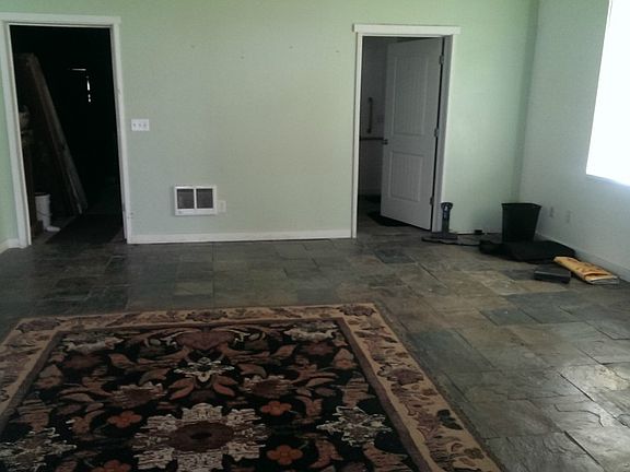 5th image of 802 N Tower Ave