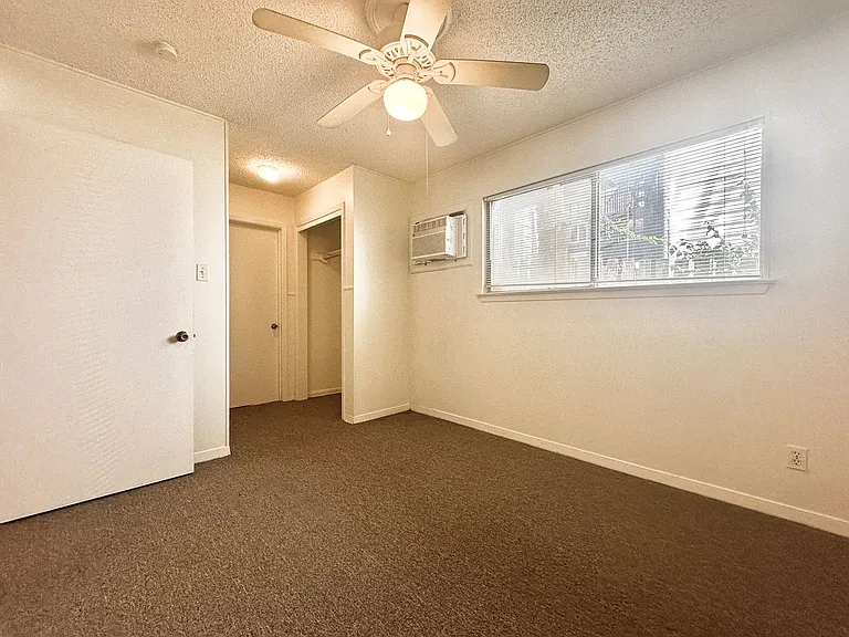 2711 Hemphill Park — Photo 15