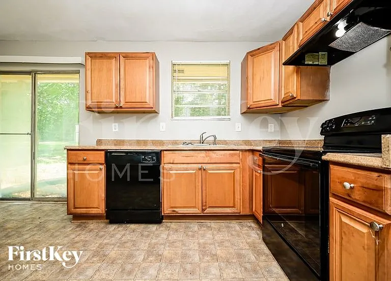 3031 Orbit Cir — Photo 6