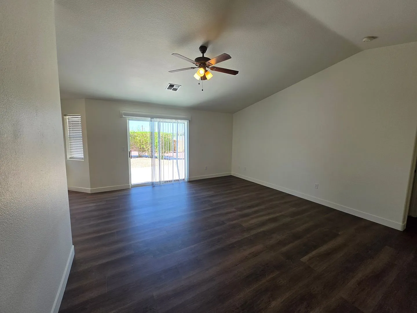 Sunset Ranchos! 3 Bedroom House in Fort Mohave — Photo 4