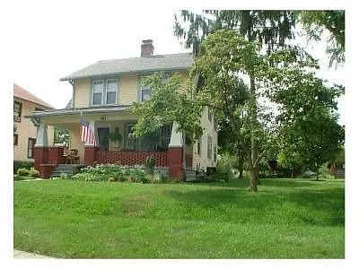 405 Main St photo 1