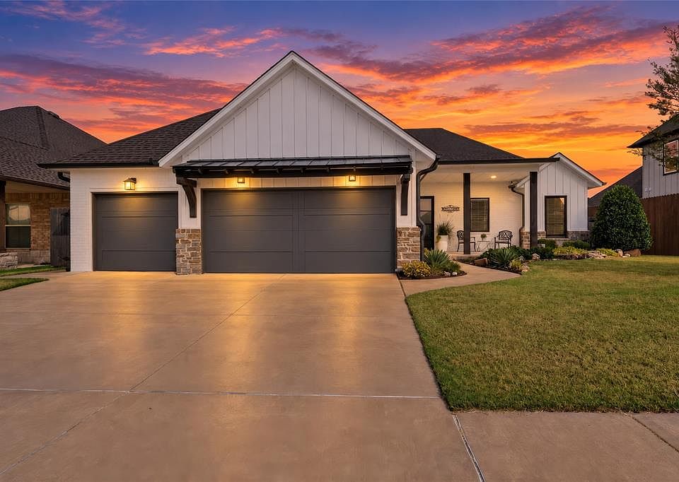 1st image of 304 Bray Ln