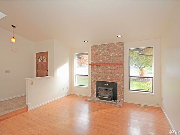 2nd image of 395 21st Avenue Ct