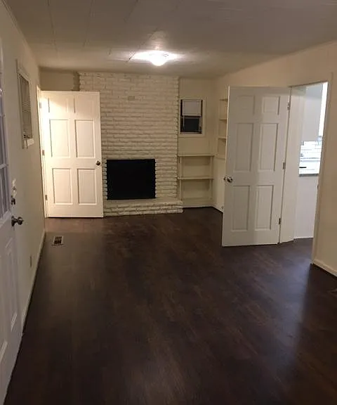 55 Cox St #B — Photo 2