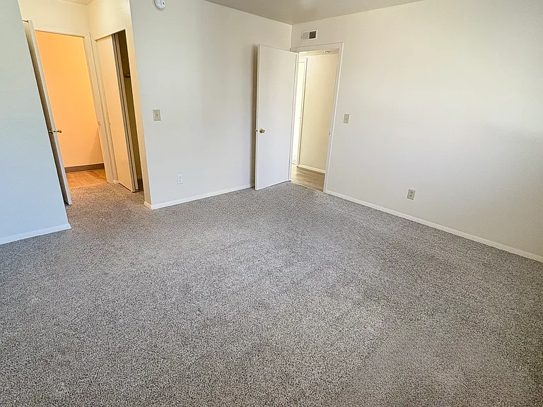 Country Crossing Apartments — Photo 7