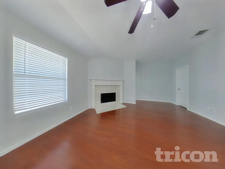 12809 Carpenter Ln — Photo 3