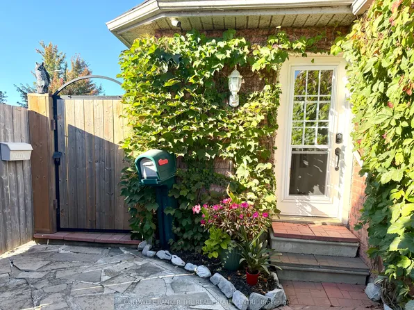 227 Hickling Trl, Barrie, ON L4M 5W6