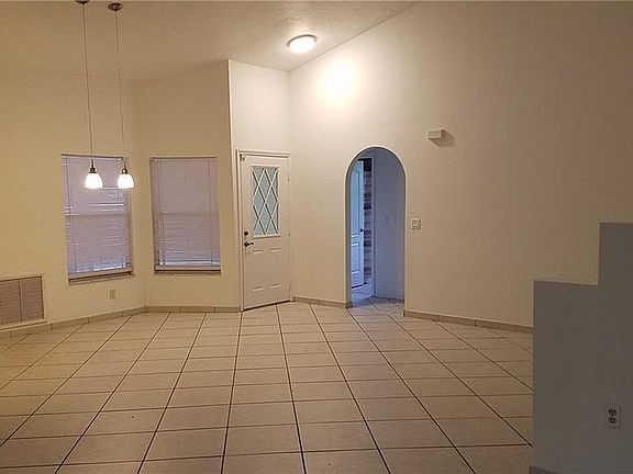5th image of 3149 57th Avenue Cir E