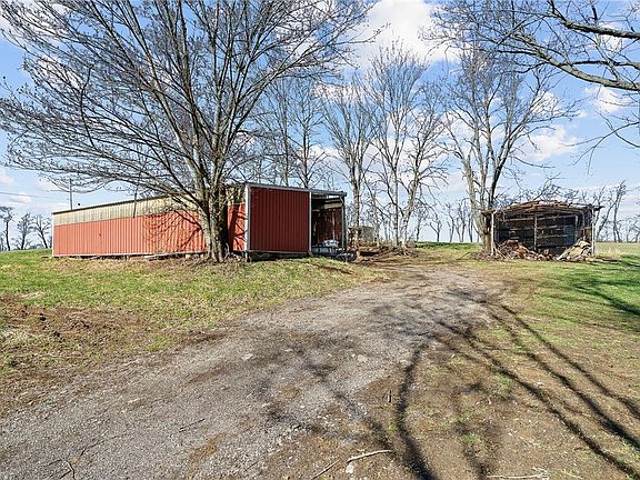 3rd image of 587 Brownsdale Rd