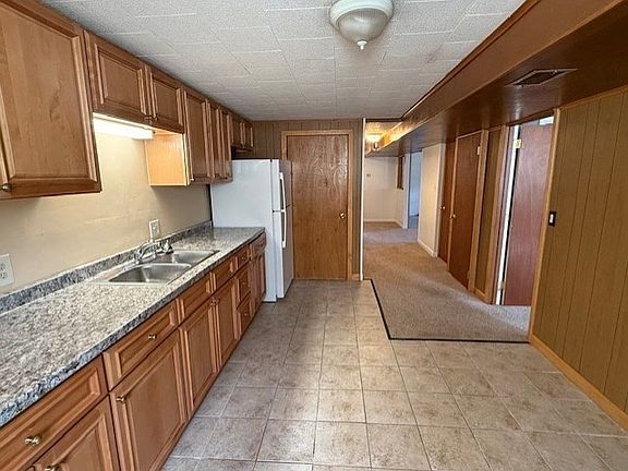 4th image of 19 Lantern Rd #U-1side