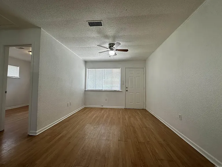 204 & 206 Smart St #204 — Photo 6