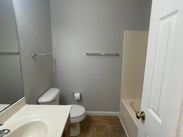 1215 Overton Ln — Photo 13