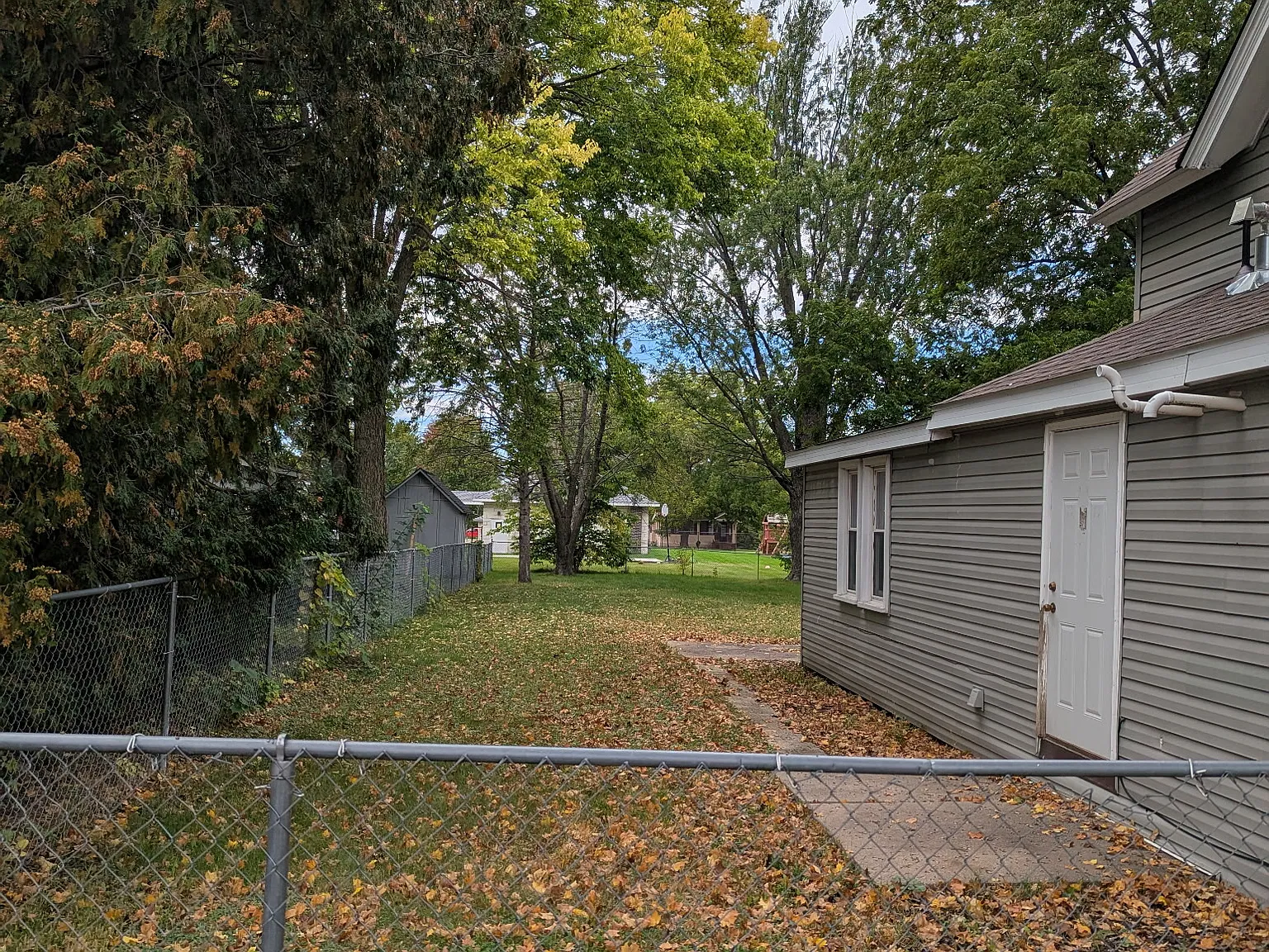 3 bed, 1500 sqft, $1,895 — Photo 3