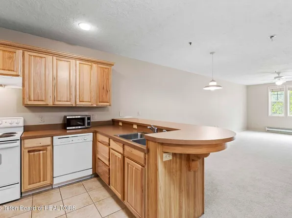 1325 S Highway 89 APT 218, Jackson, WY 83001
