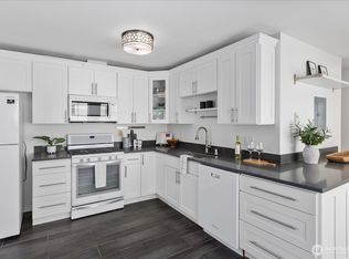 13716 Midvale Ave N APT C, Seattle, WA 98133